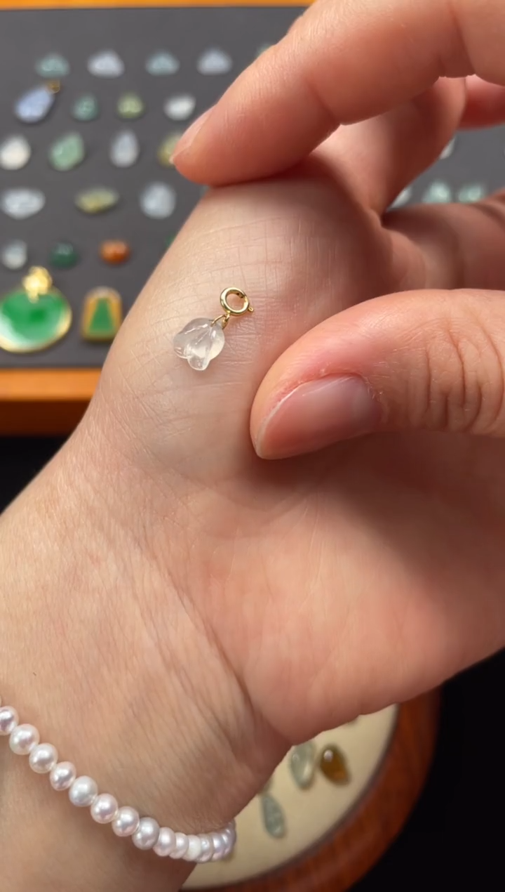 吊坠(不含链)18K金镶嵌翡翠一个JK456