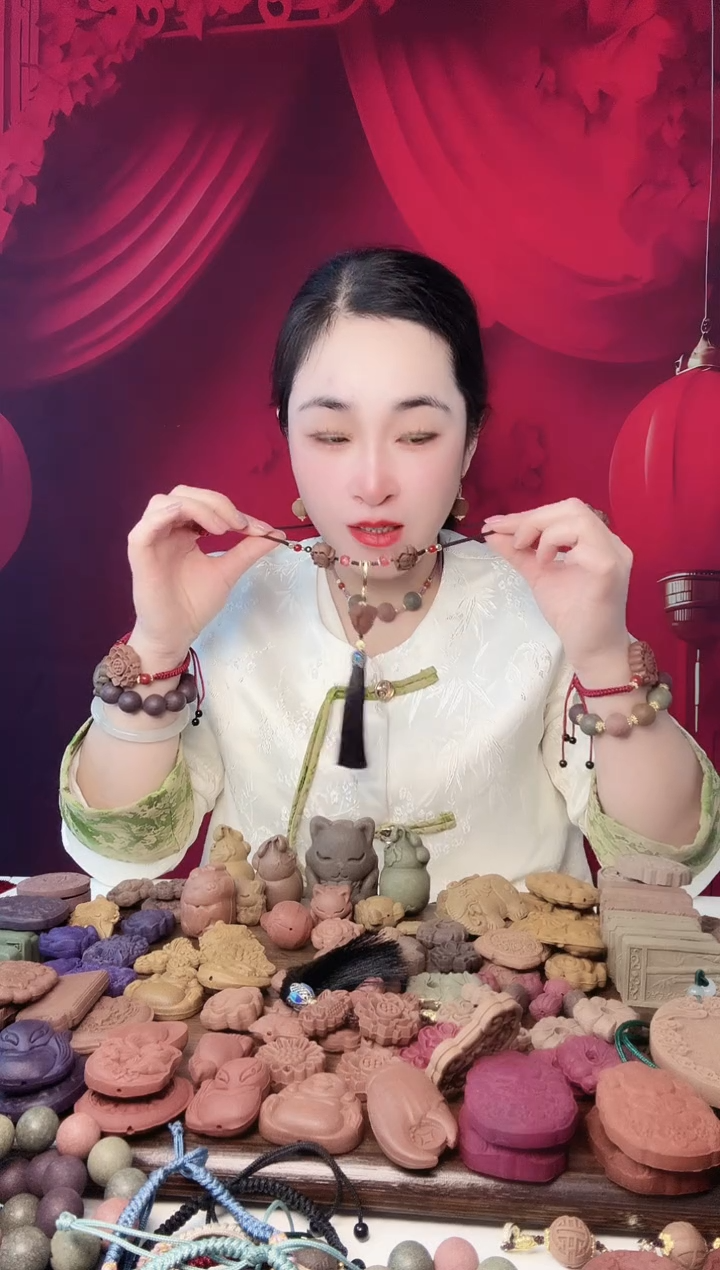 【闪购商品】泥塑红麝2个莲花＋宣和大四合爱心设计款项链