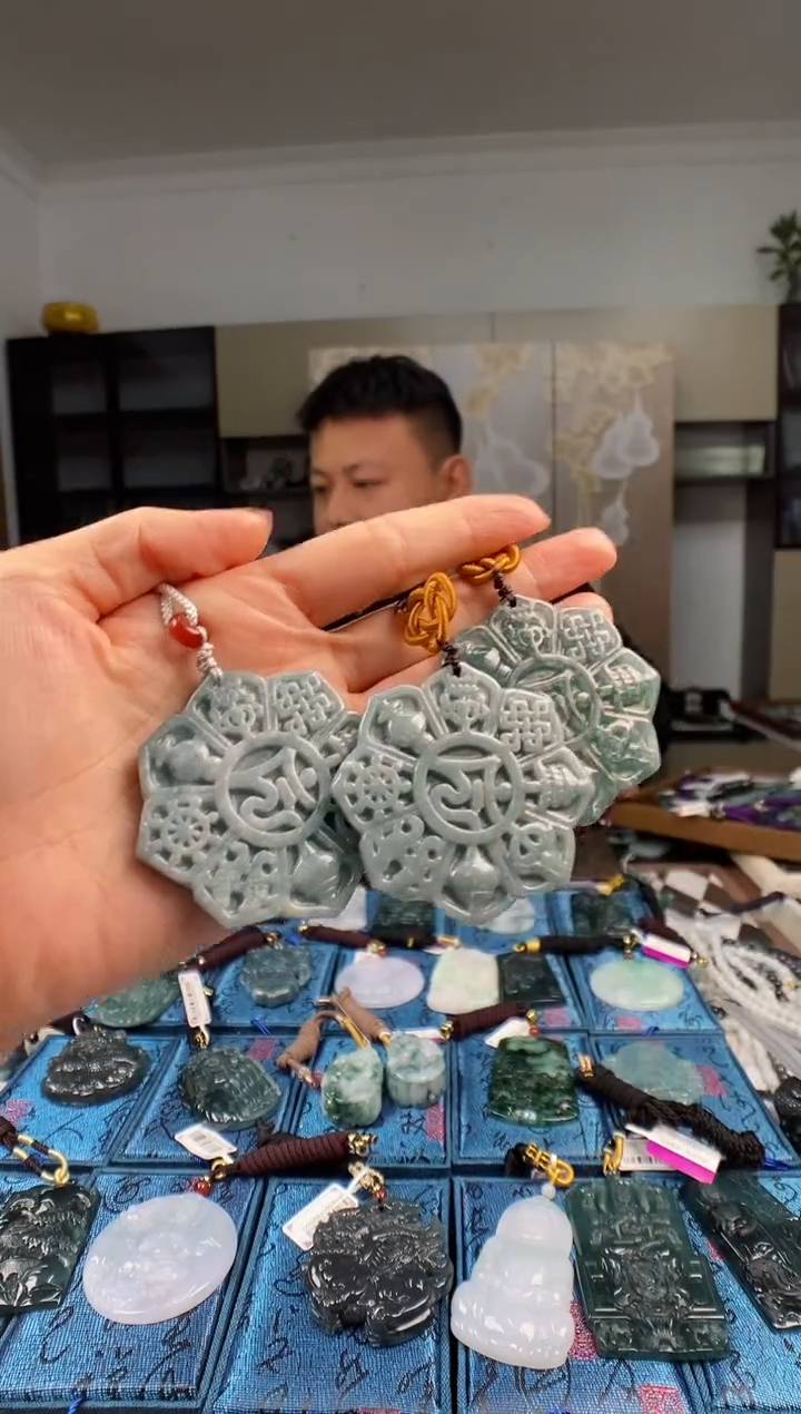 颈饰未镶嵌翡翠多样性发其一