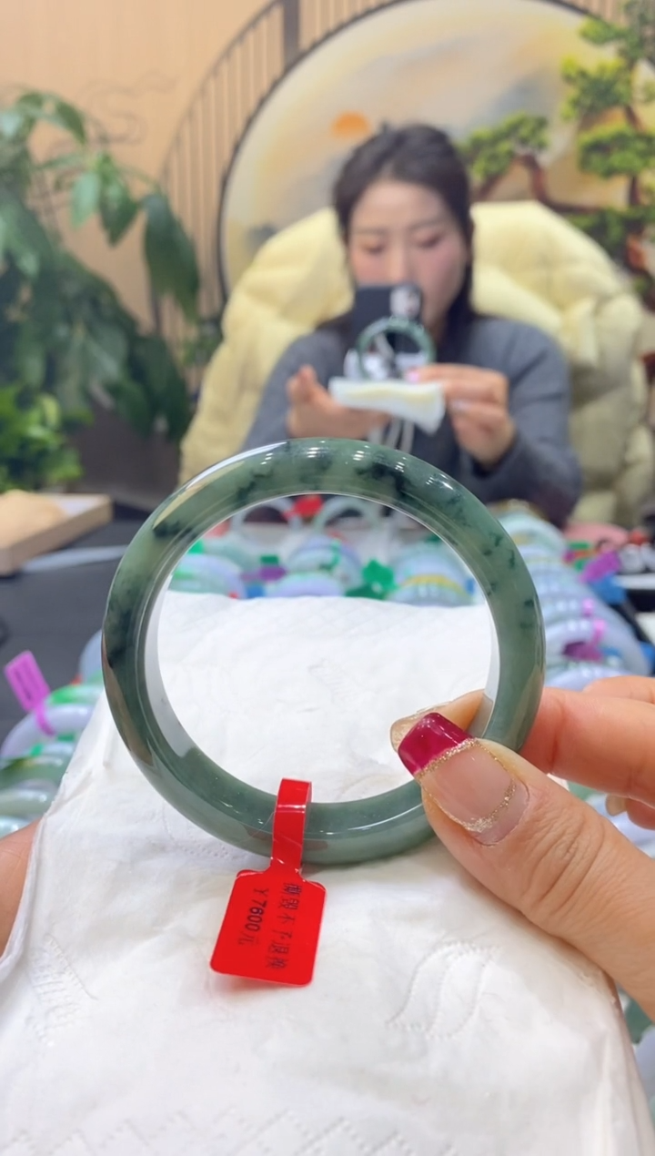 【闪购商品】翡翠手镯未镶嵌99919053