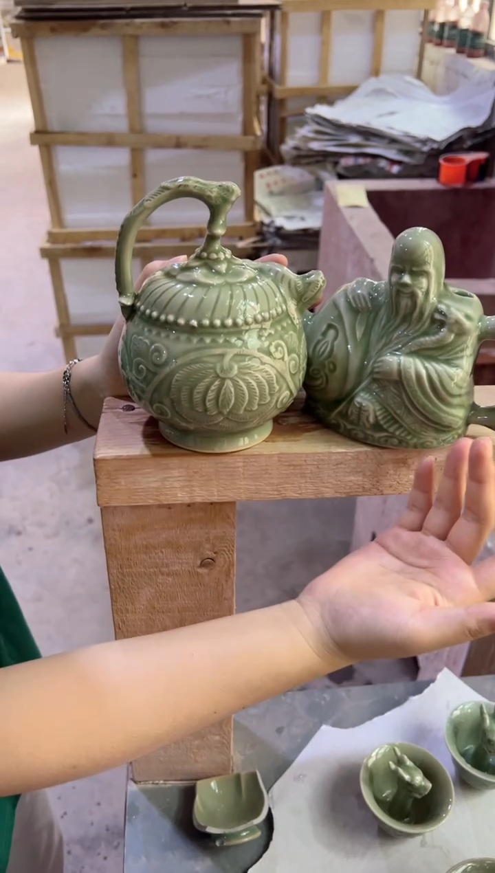 微瑕耀州窑倒流壶+两心壶