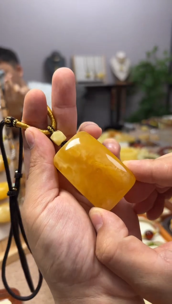 【闪购商品】蜜蜡裸石未镶嵌牌子