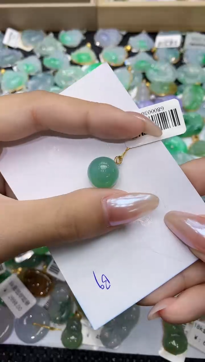 翡翠18K金镶嵌颈饰111111111111