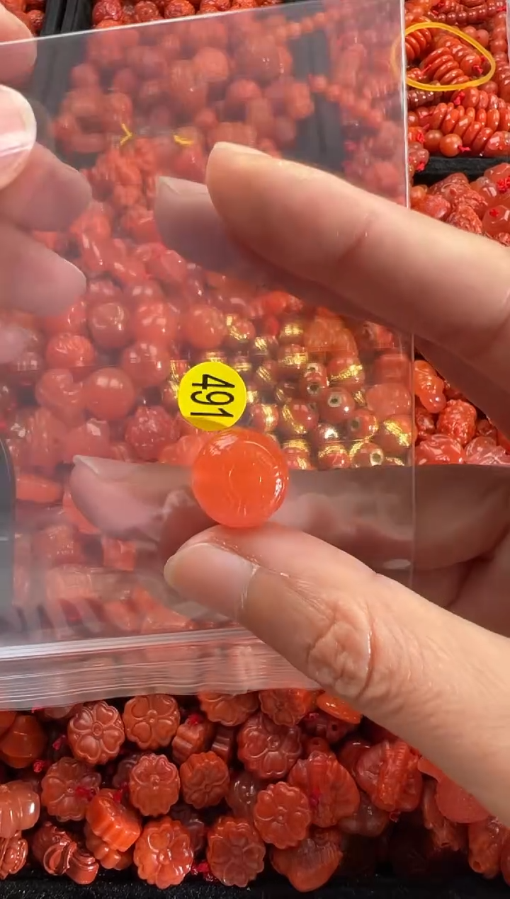 【闪购商品】南红玛瑙颈饰未镶嵌1