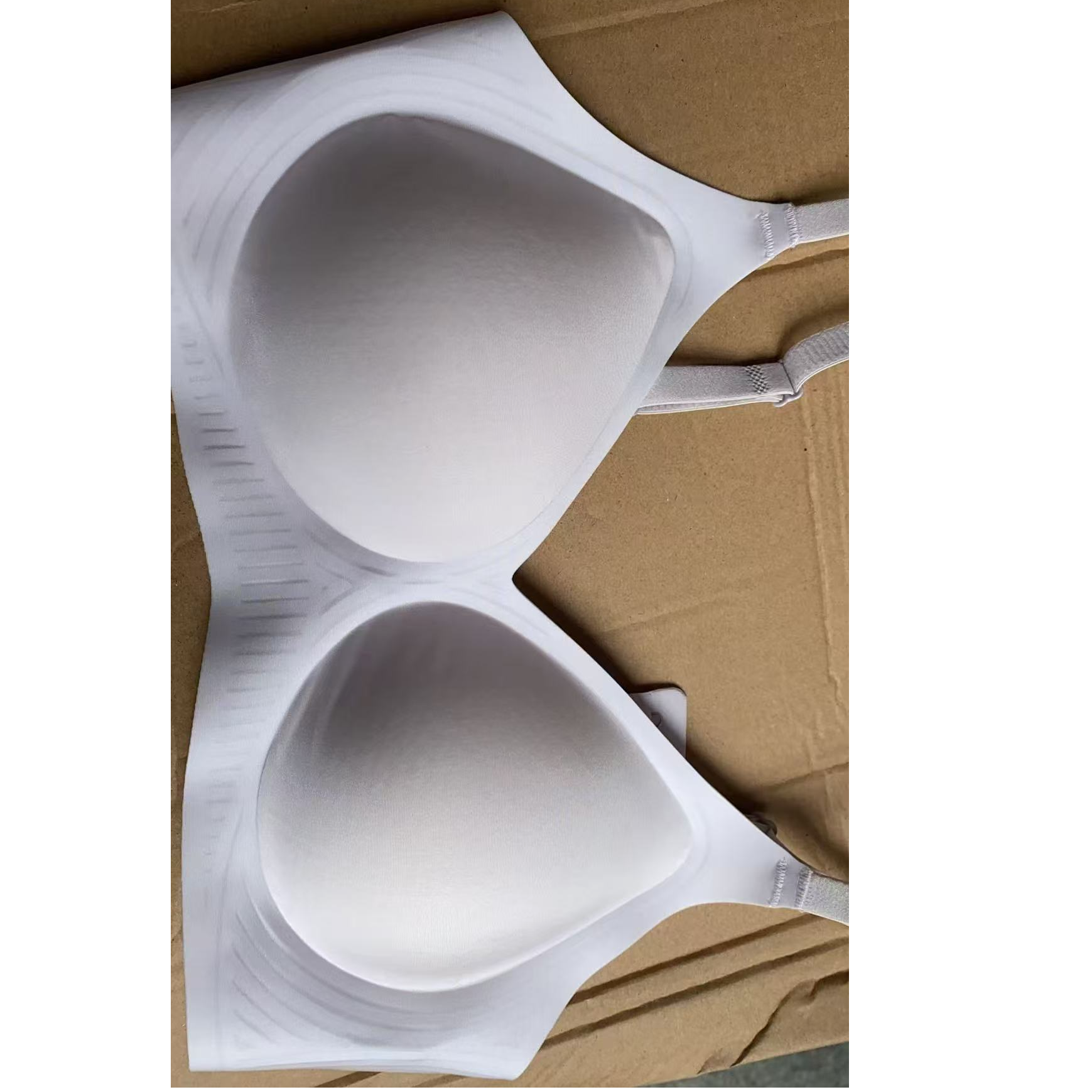 【011-都市家奶皮】小胸中厚聚拢新款果冻提拉无痕聚拢上托防下垂