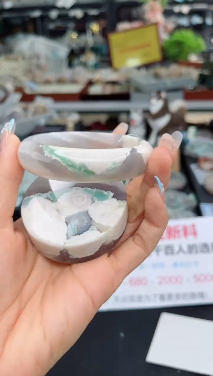 【闪购商品】石英质玉手镯未镶嵌59圈口（赠品镯心）3554717