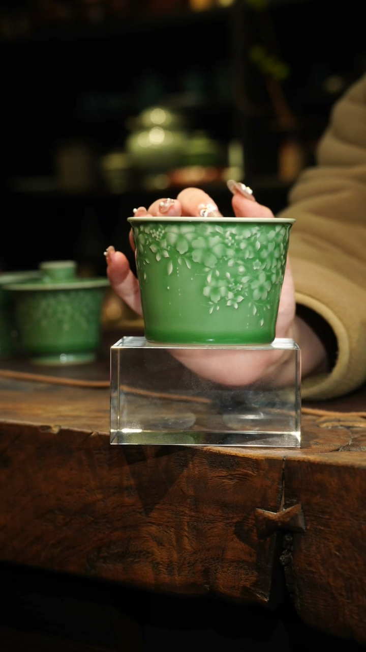 【闪购商品】瓷片李斌 梅子青 繁花猪口杯