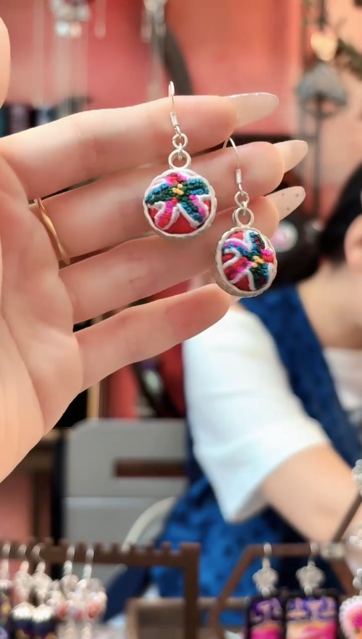 织绣云织谣老绣饰品401***