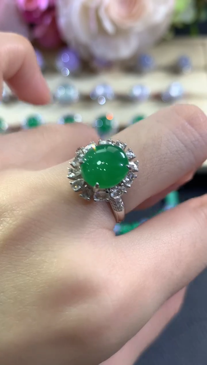 18K金镶嵌戒指翡翠b251     