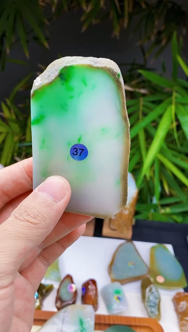 定制翡翠未镶嵌人****技翡翠