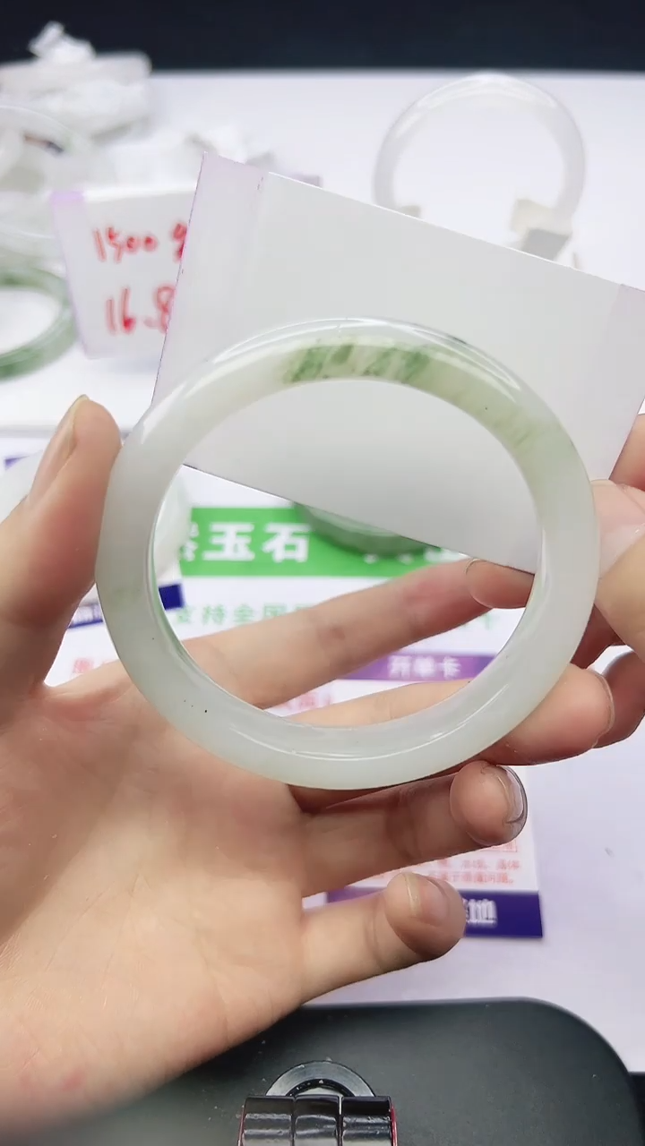 未镶嵌手镯石英质玉80-62/63