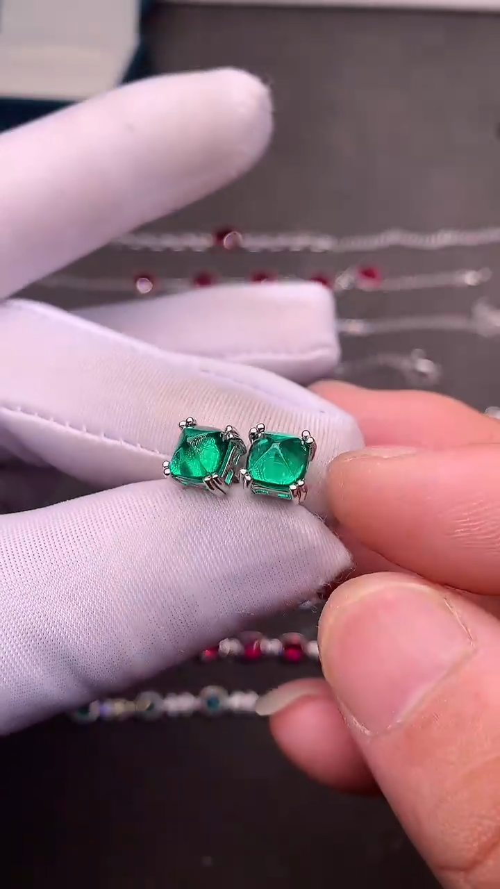 【闪购商品】祖母绿耳饰银S925镶嵌.......