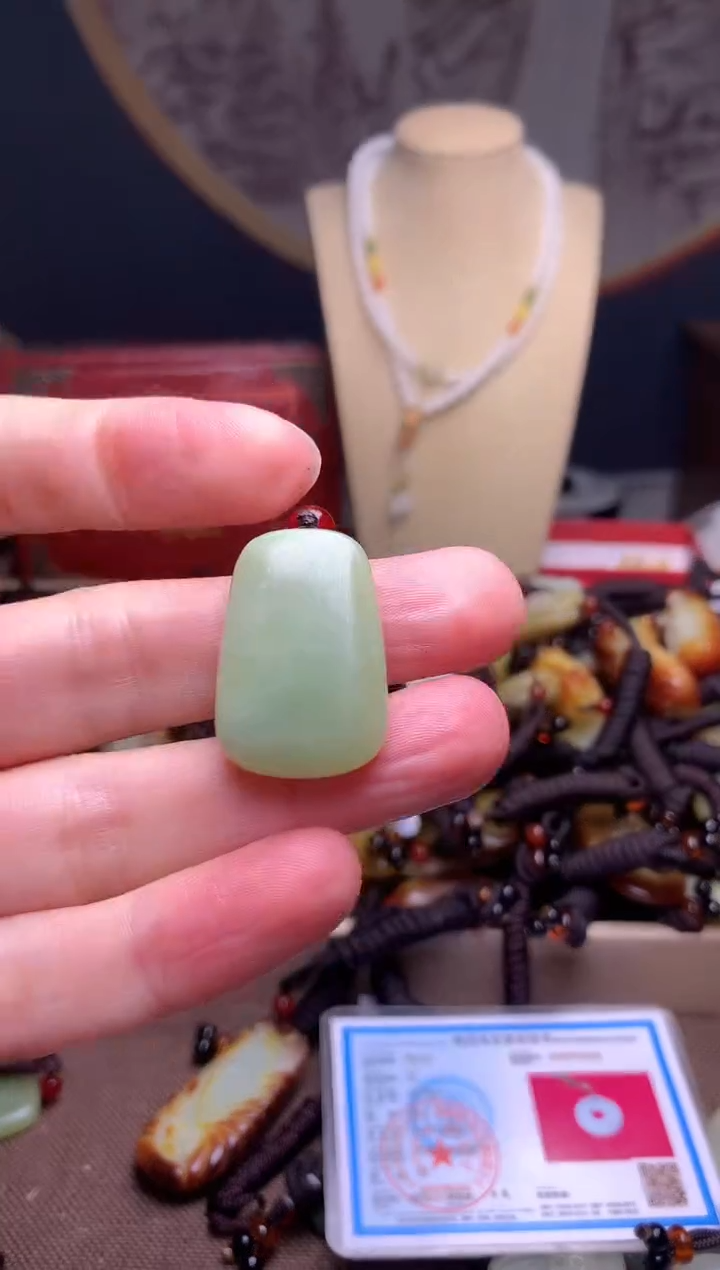 颈饰未镶嵌和田玉新疆料青海料清水和田玉吊坠