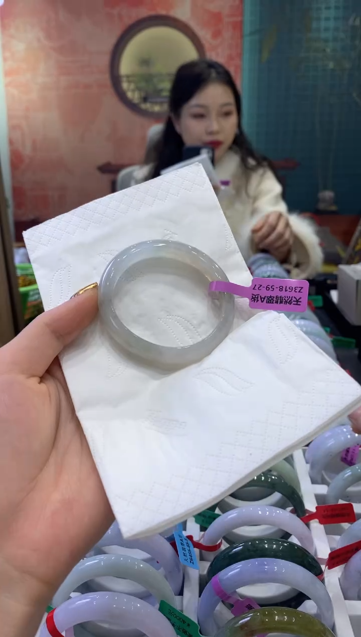 【闪购商品】翡翠手镯未镶嵌多人17411