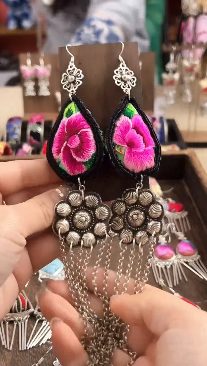 【闪购商品】织绣民族风老绣饰品584