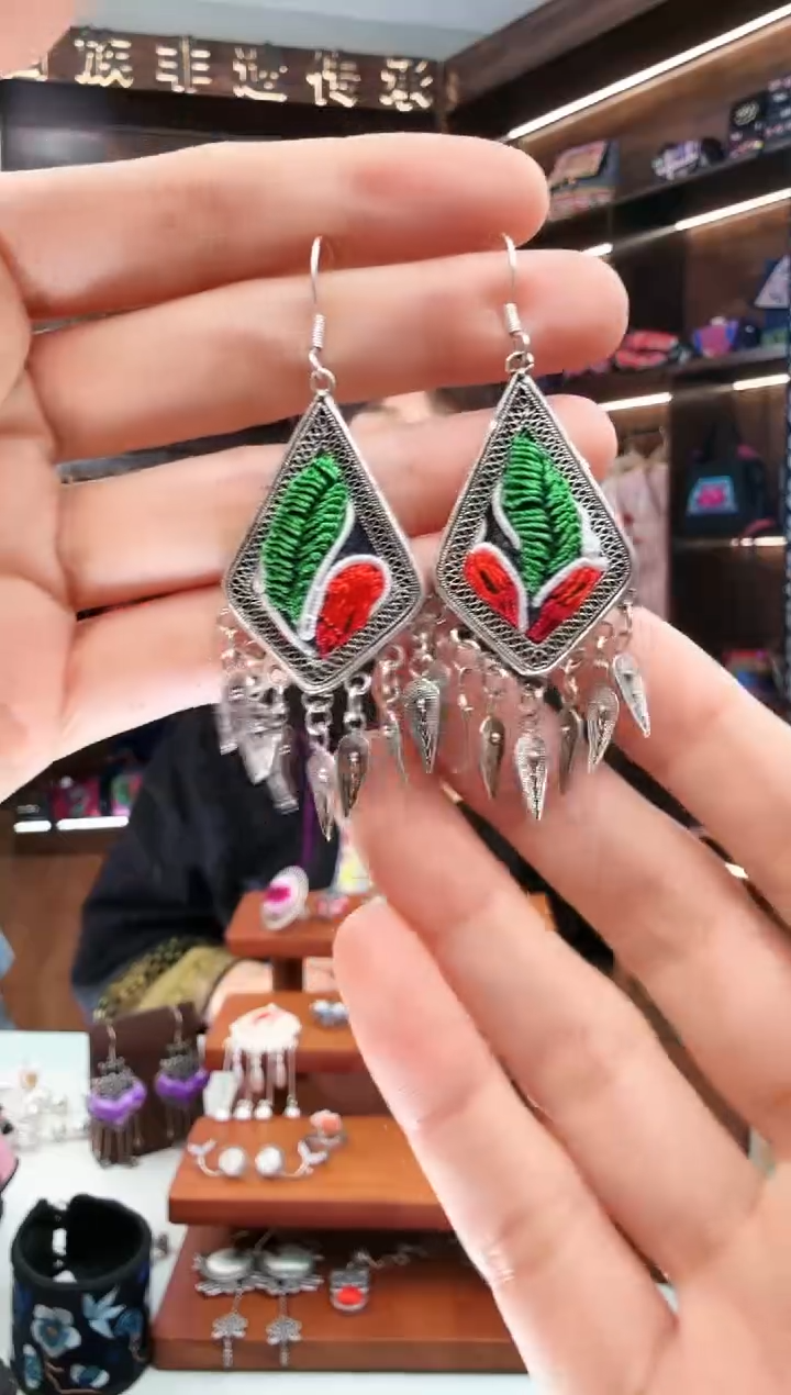 【闪购商品】织绣197蚩梦苗族古绣