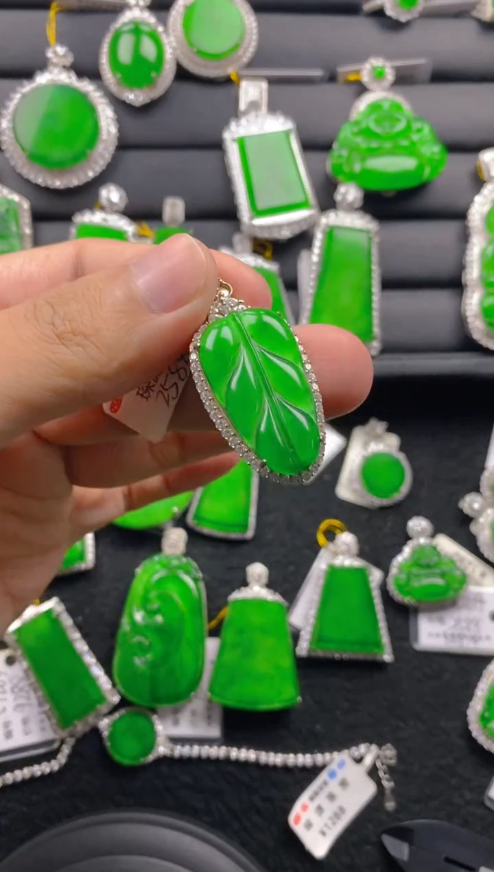 【闪购商品】翡翠颈饰银S925镶嵌11111111