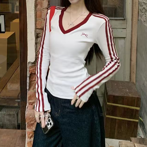 设计感蝴蝶结刺绣长袖V领白色T恤女秋季别致撞色修身显瘦套头上衣