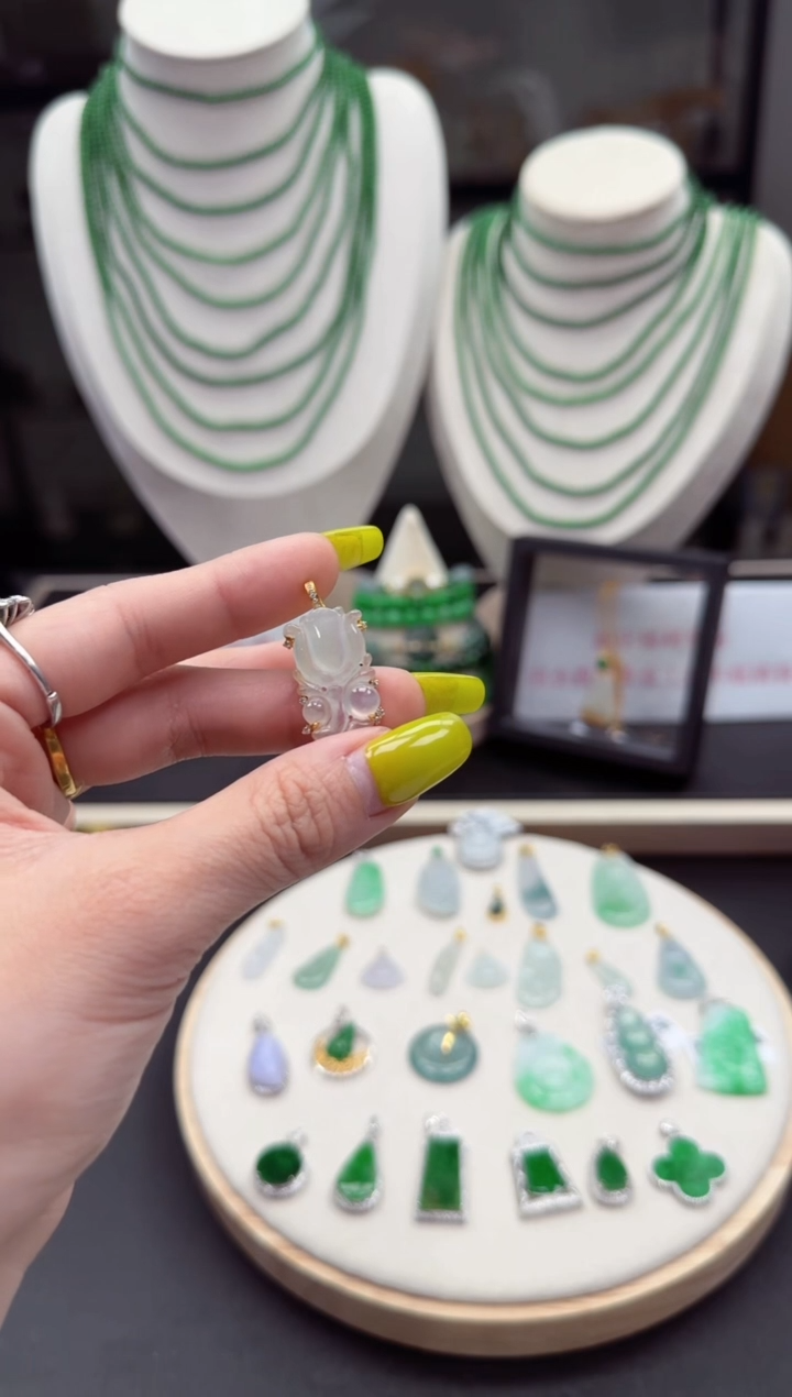 【闪购商品】翡翠吊坠(不含链)18K金镶嵌【海莎一口翠】翡翠挂件1