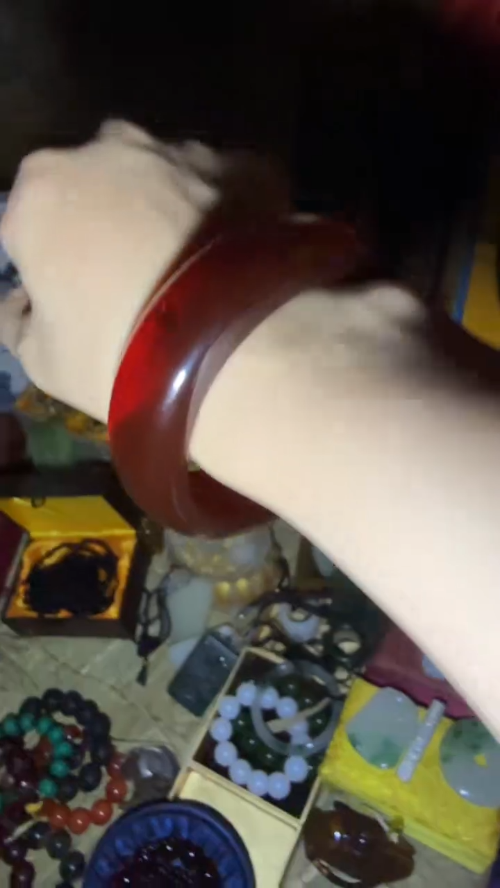 血珀未镶嵌手镯闪购高端商品链接