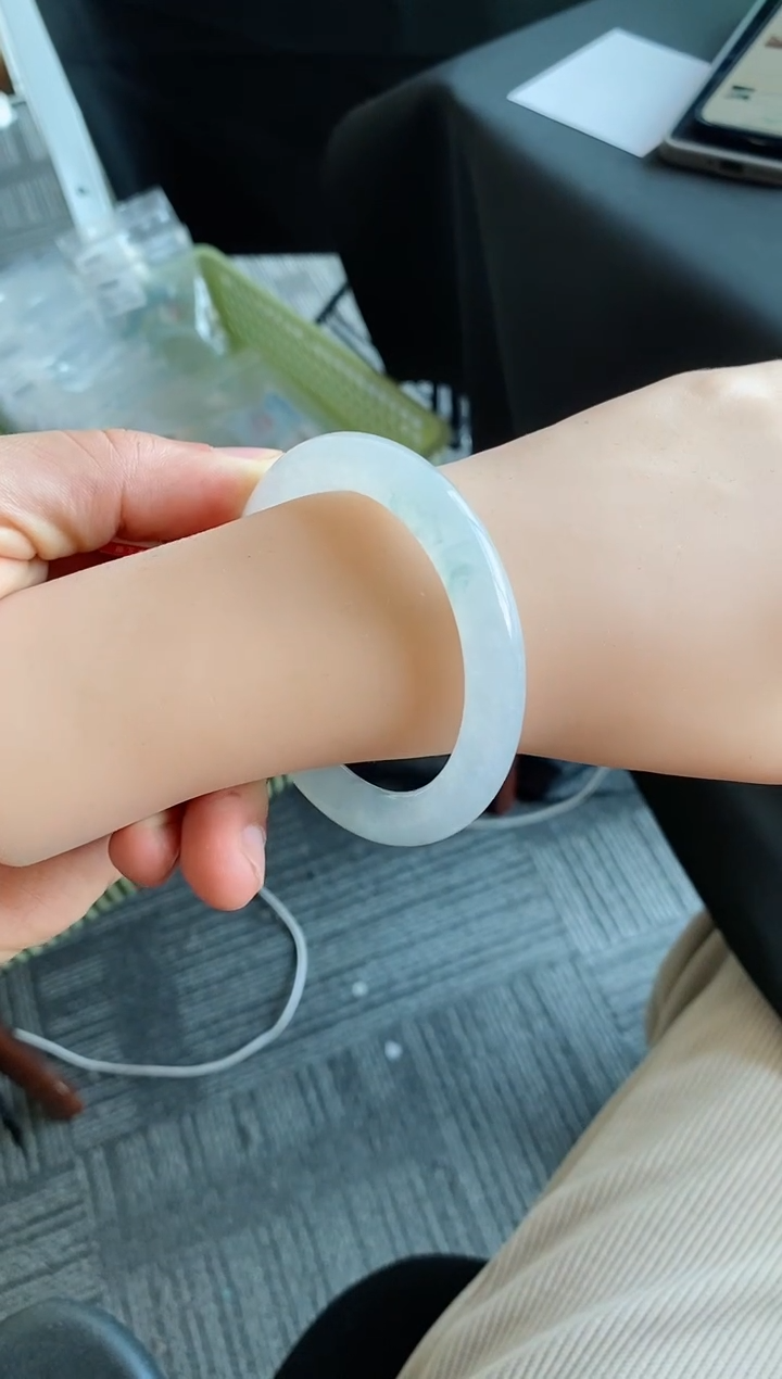 【闪购商品】翡翠手镯未镶嵌35号54*9.7*9.4圆条