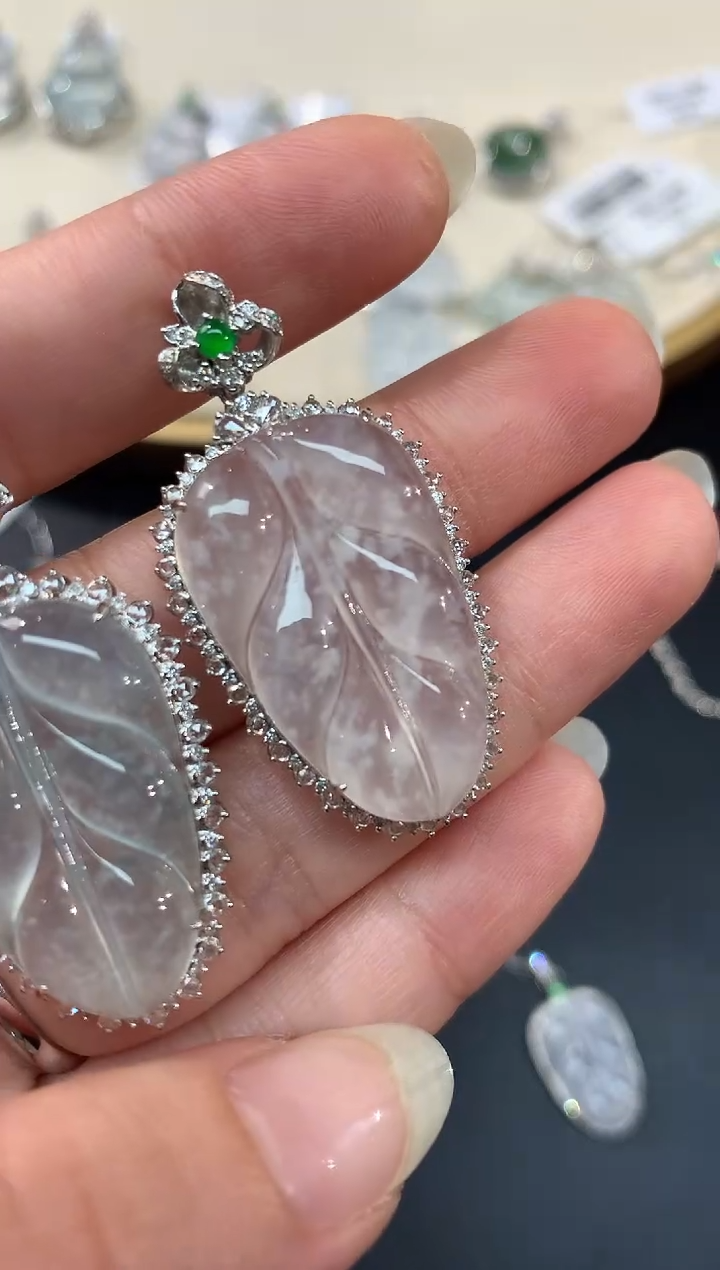 【闪购商品】翡翠吊坠(不含链)18K金镶嵌A442|13800