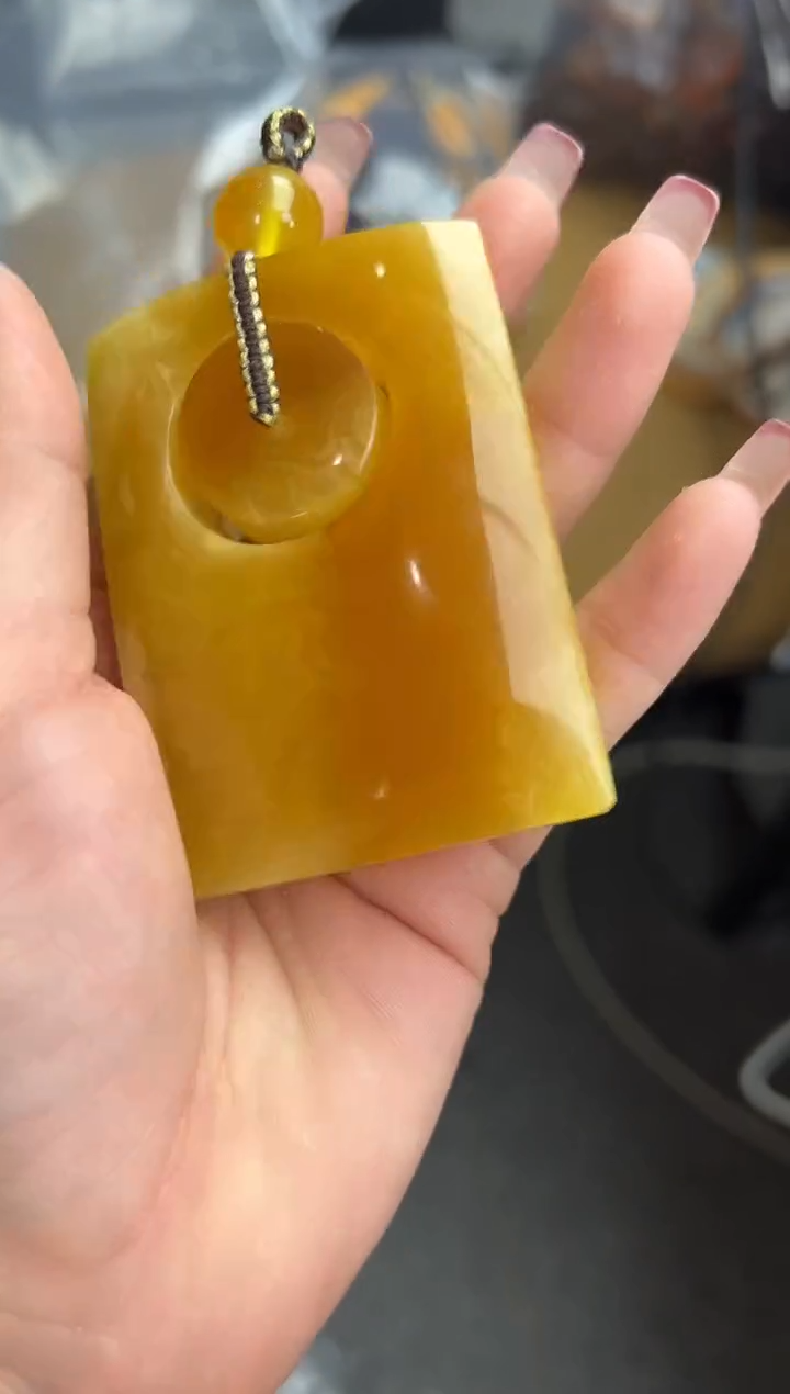 【闪购商品】琥珀裸石未镶嵌蜜蜡吊坠