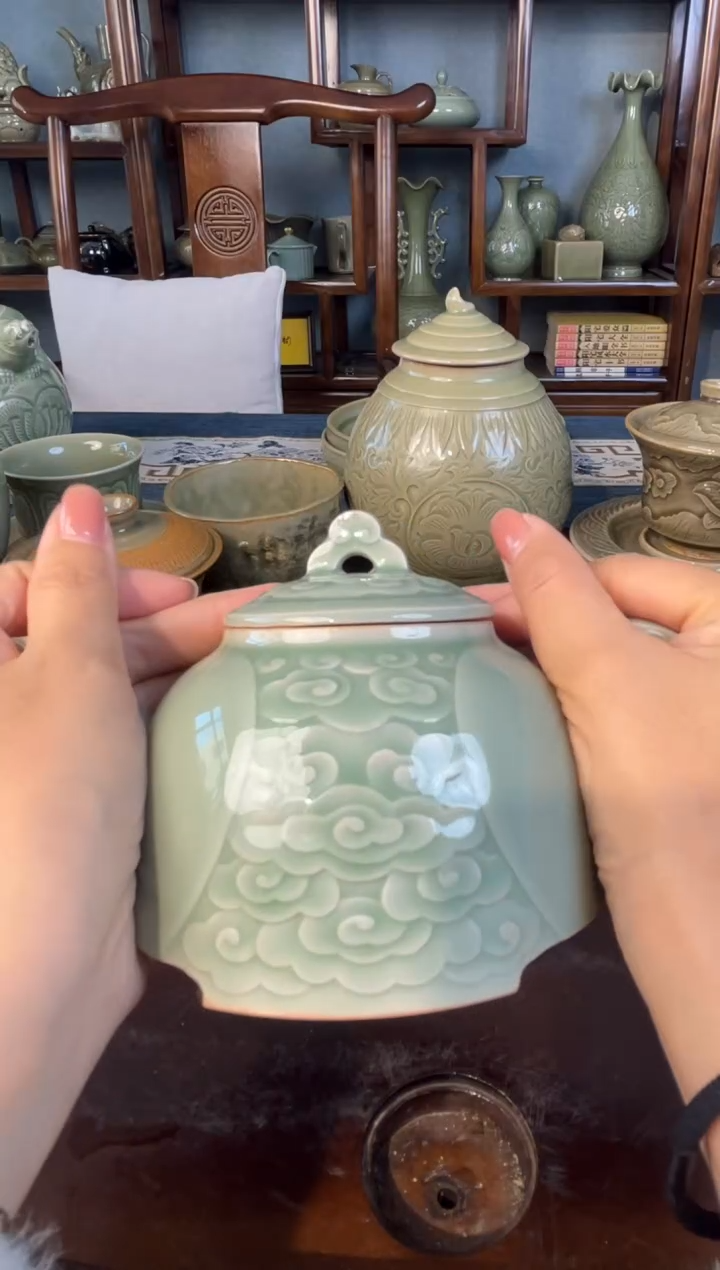 罐烟**冷青瓷手工大师款茶叶罐
