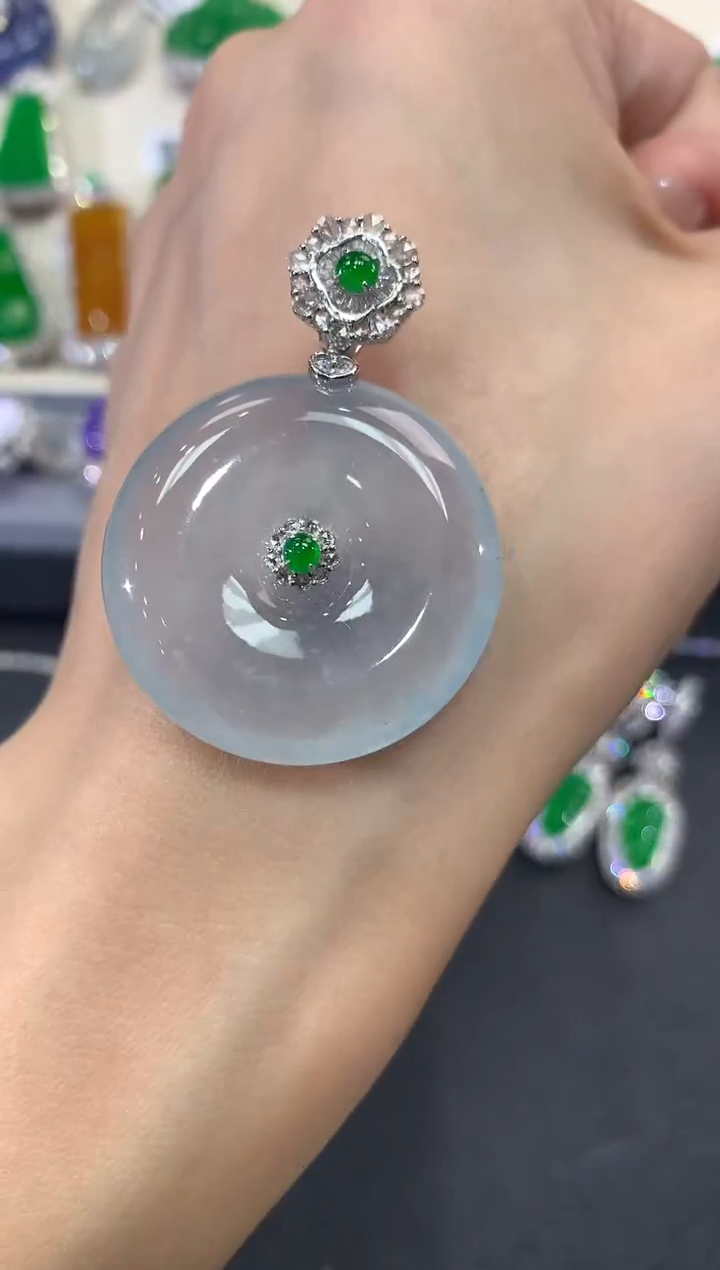 【闪购商品】翡翠吊坠(不含链)18K金镶嵌w225       