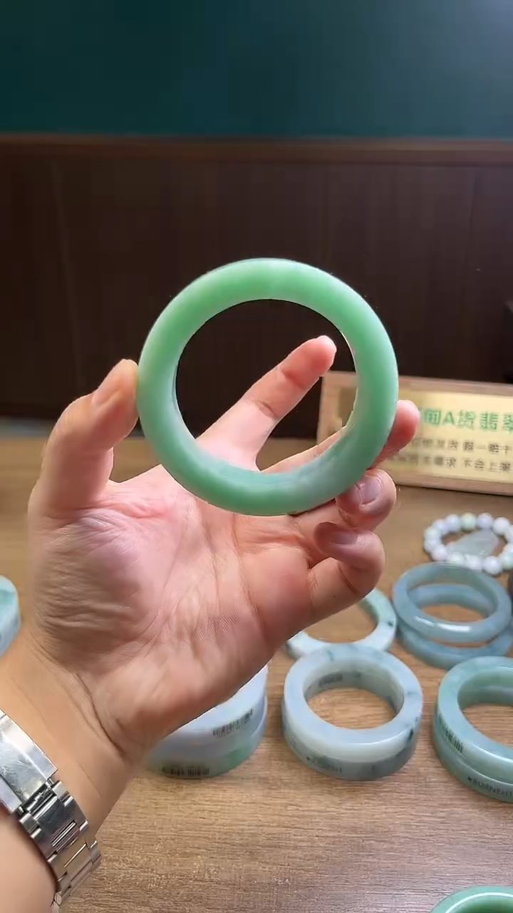 未镶嵌手镯定制翡翠海*定制