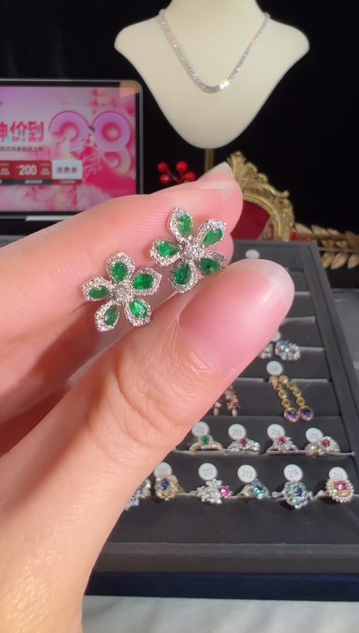 【闪购商品】祖母绿耳饰18K金镶嵌BE3456#-W#181