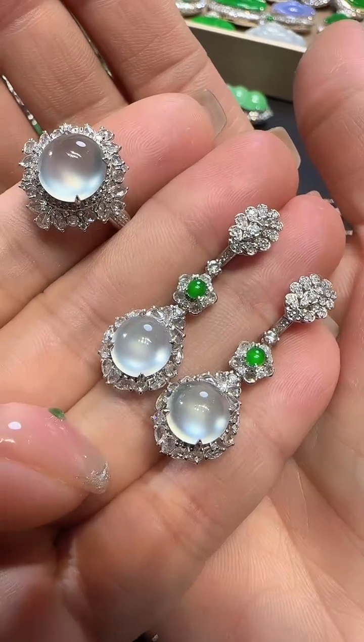 【闪购商品】翡翠戒指18K金镶嵌蛋面一套