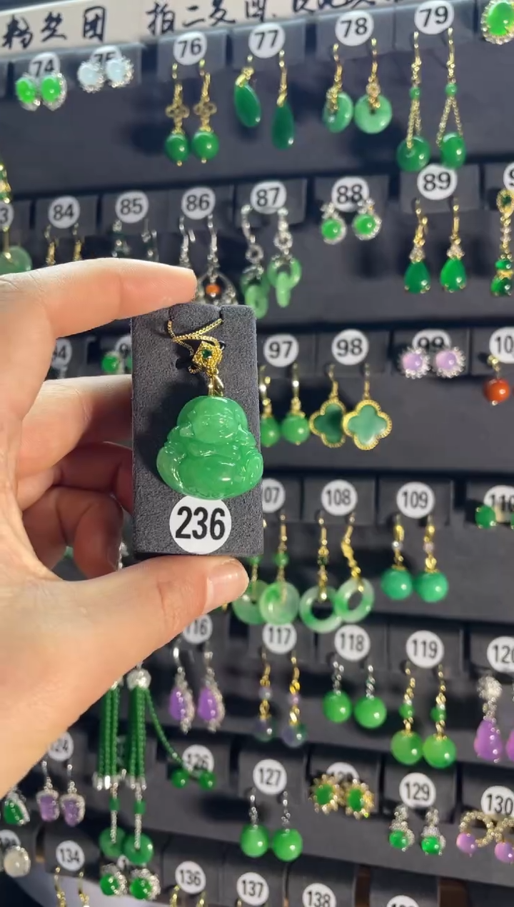 【闪购商品】翡翠耳饰银S925镶嵌236...