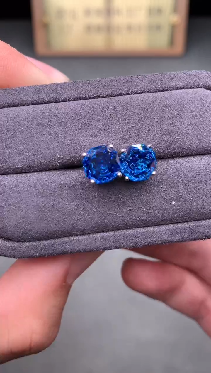 银S925镶嵌托帕石耳钉2222