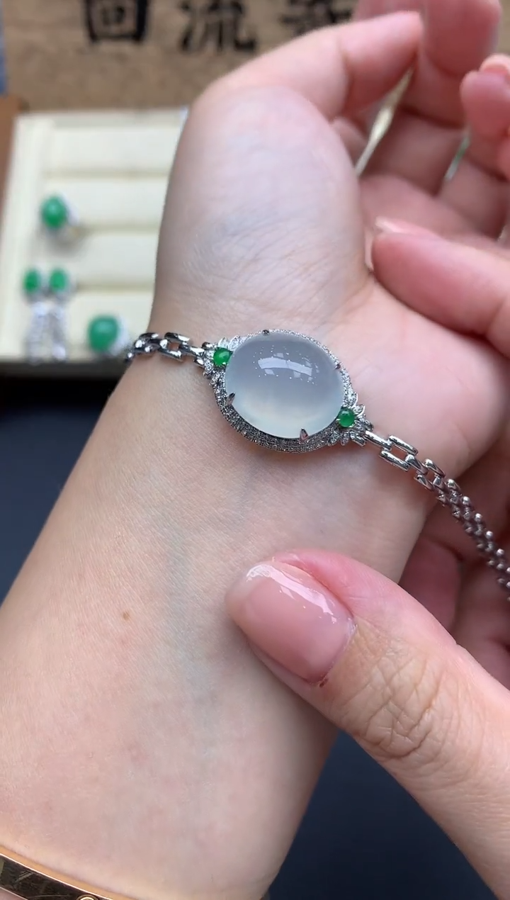 【闪购商品】翡翠手串18K金镶嵌555-中国好珍宝