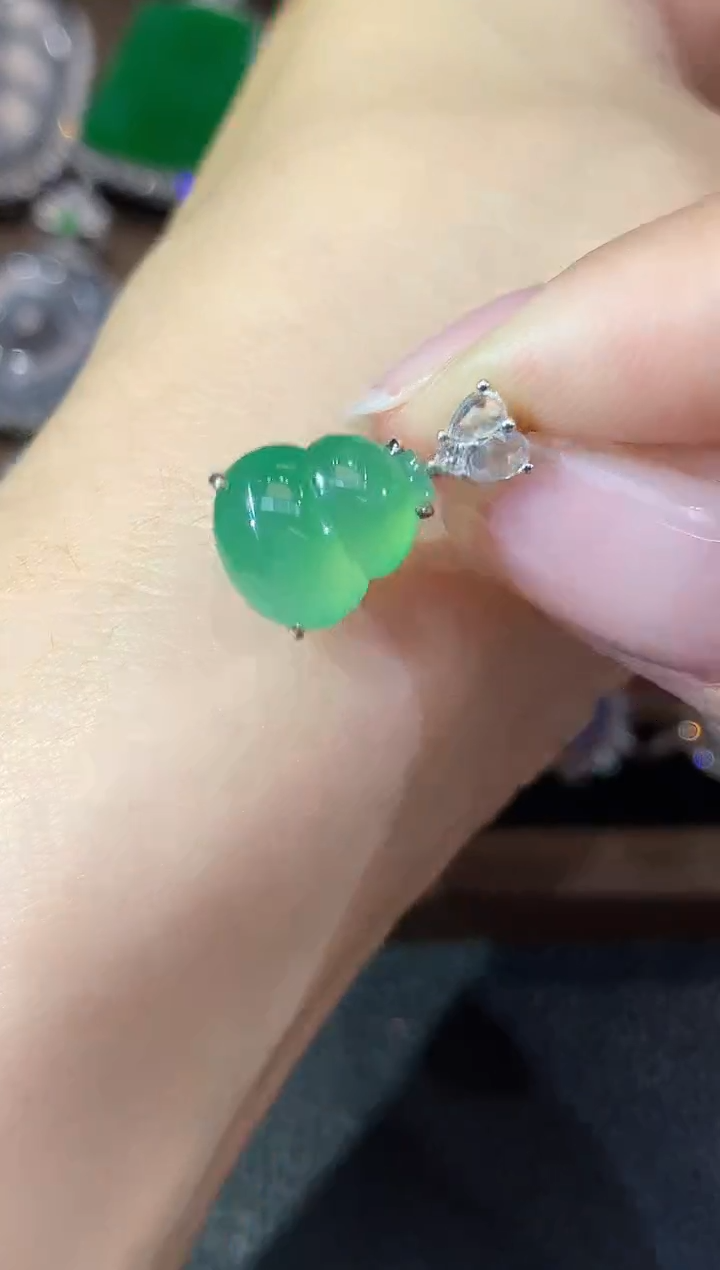 吊坠(不含链)18K金镶嵌翡翠C9