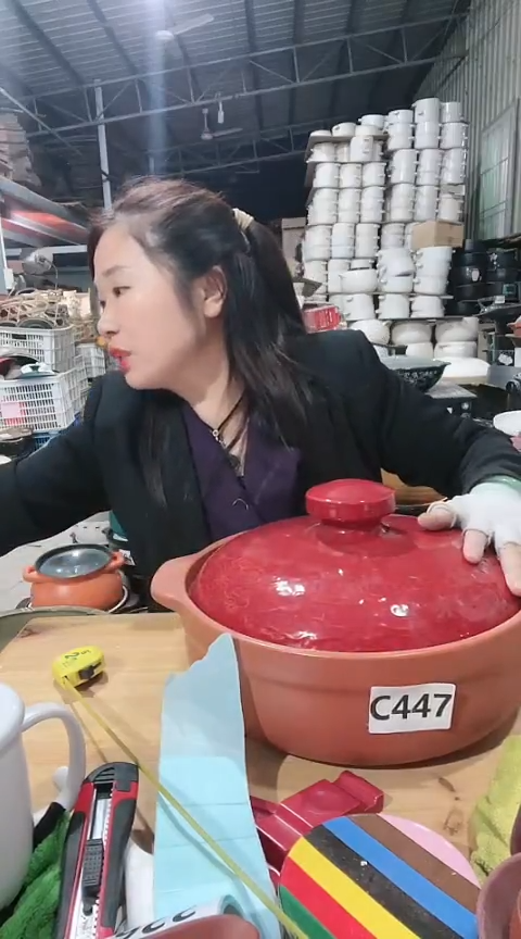 【闪购商品】c447瑕疵咖色锅带盖，，