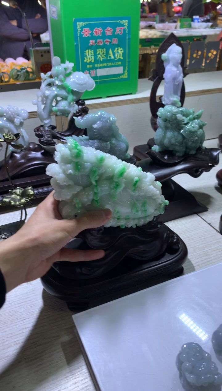 【闪购商品】翡翠摆件未镶嵌翡翠摆件