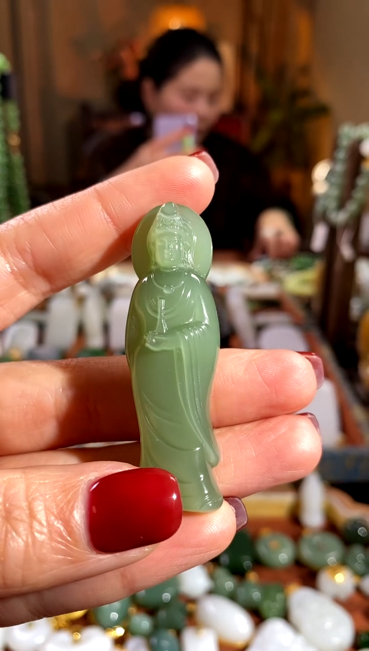 吊坠(赠链)未镶嵌和田玉.