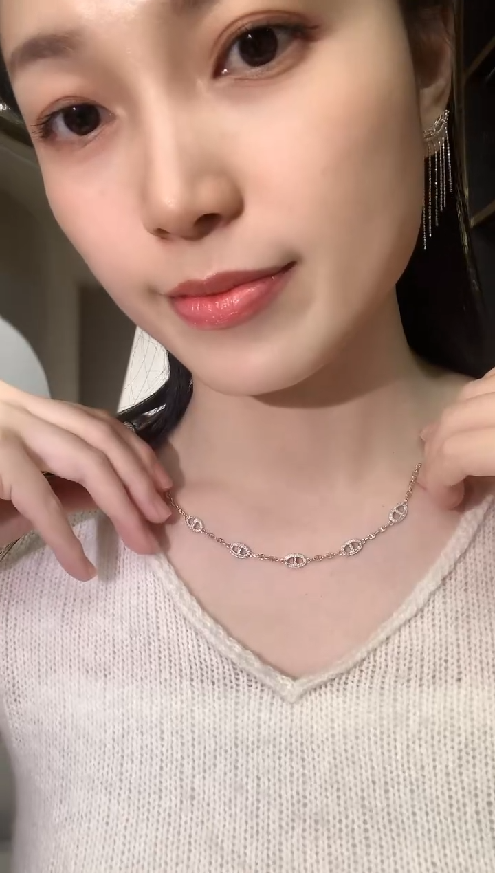 18K金镶嵌手链天然钻石冬日珠宝多样性发货一件Q9 不含吊坠