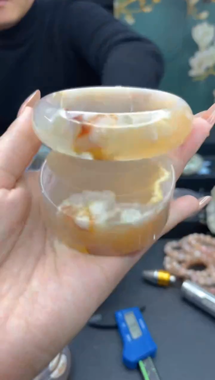 【闪购商品】石英质玉手镯未镶嵌76（62圈赠送镯心）