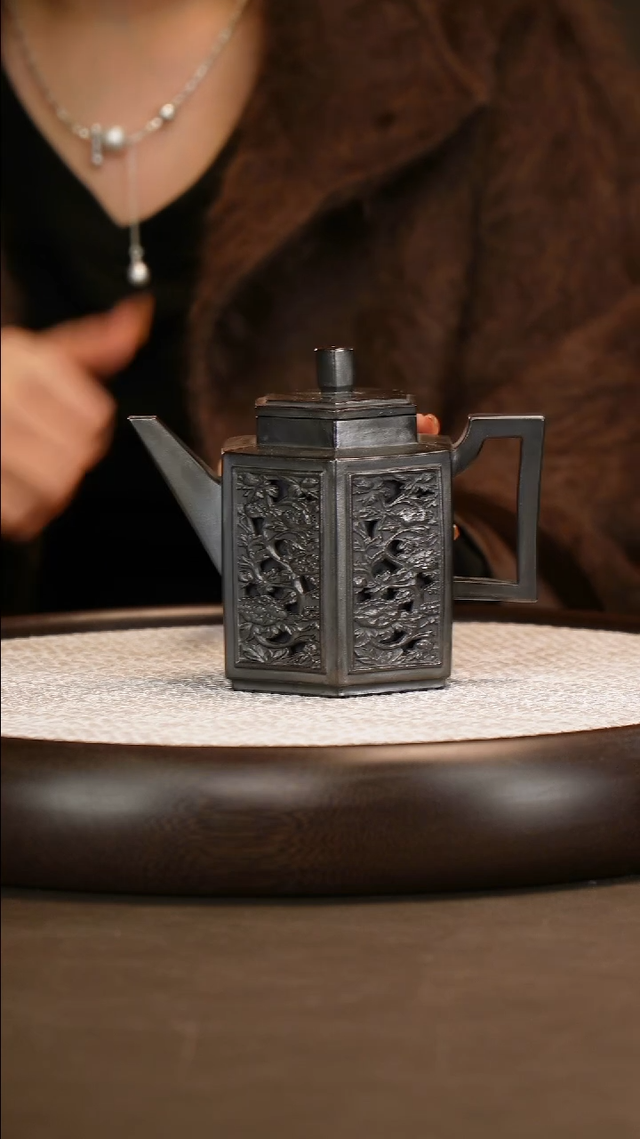 葛岳纯 六方玉柱 纯料石黄 330c/一笔龙字/龙盖杯/龙杯