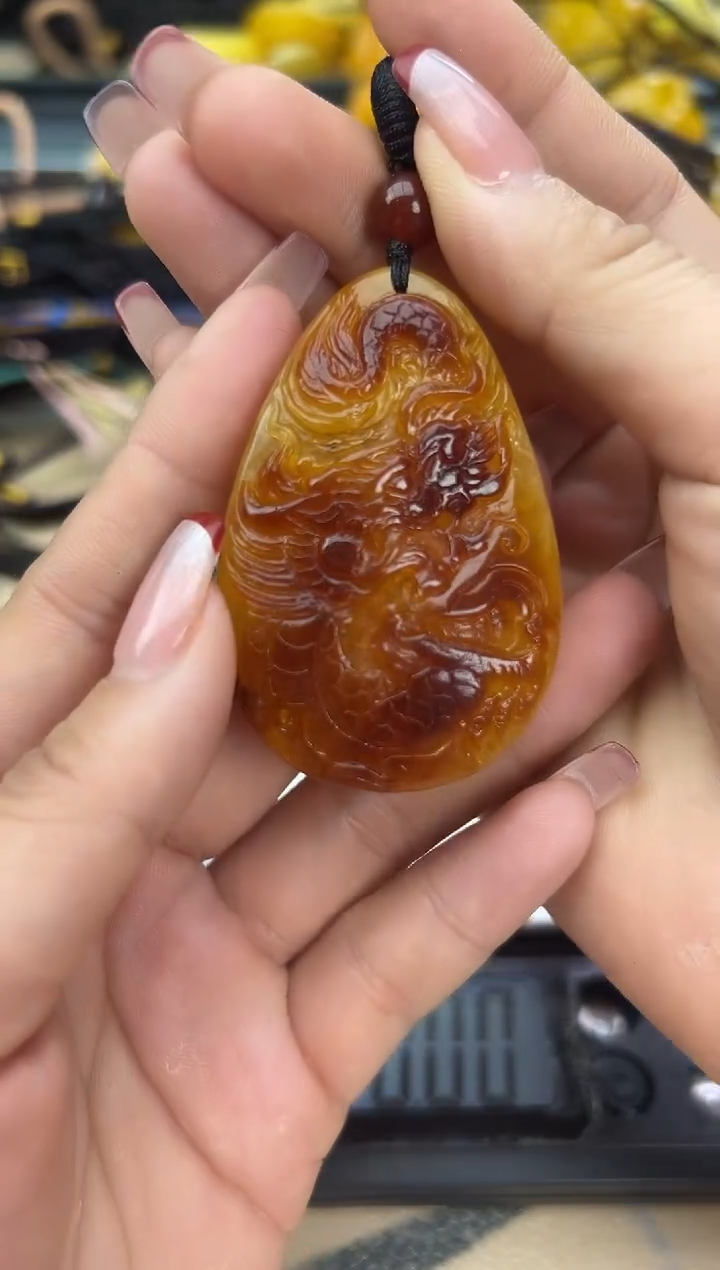 【闪购商品】琥珀裸石未镶嵌蜜蜡吊坠