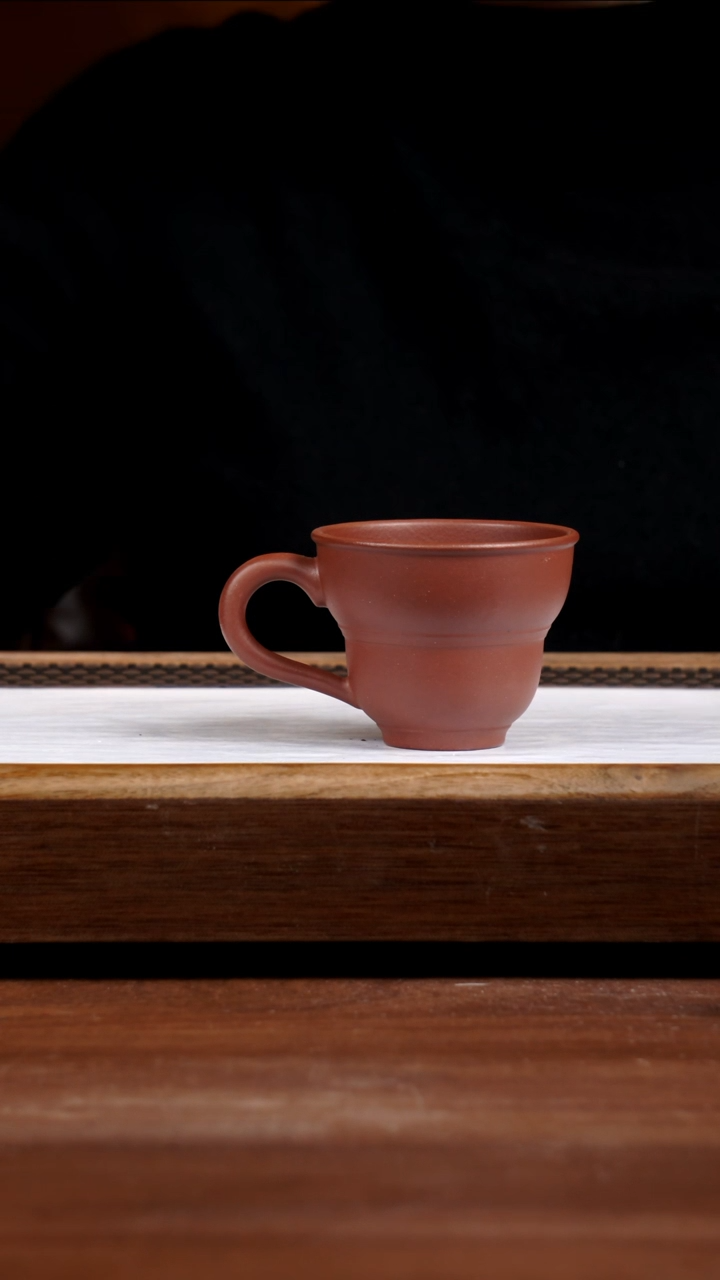 【闪购商品】紫砂茶壶四号井底槽青把杯170CC