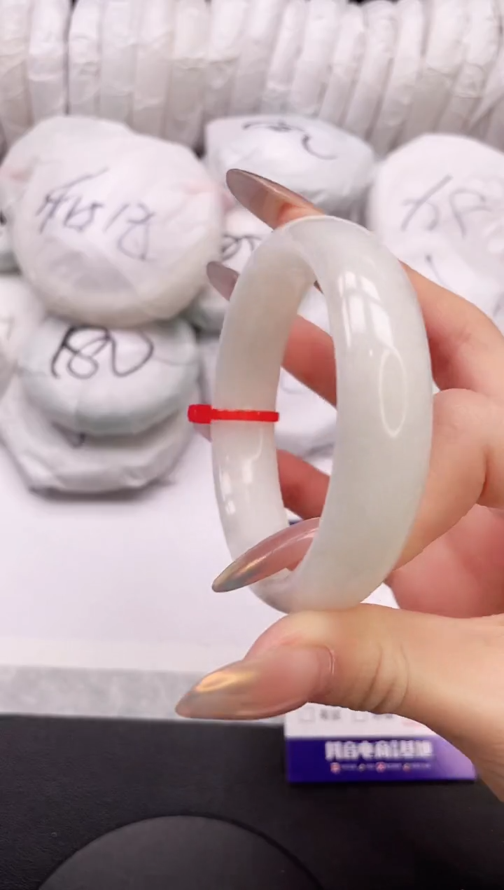 【闪购商品】和田玉手镯未镶嵌31K455-56