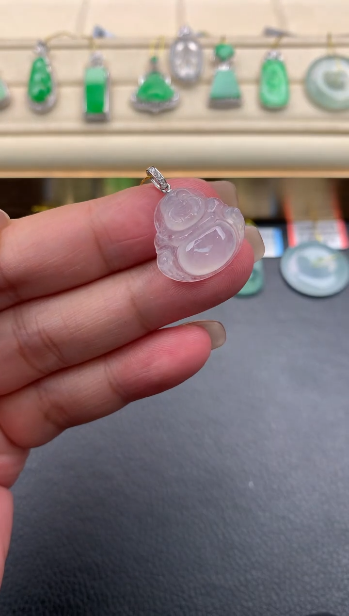 翡翠18K金镶嵌颈饰F103      