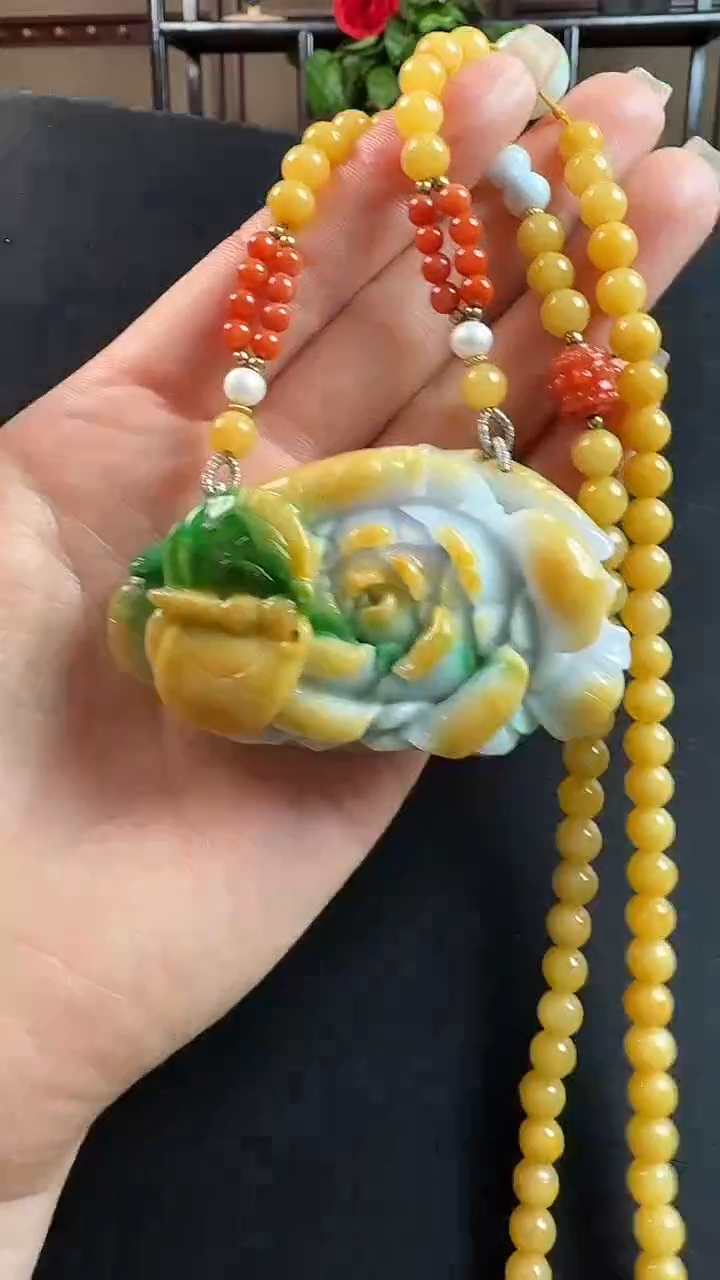 颈饰未镶嵌翡翠花