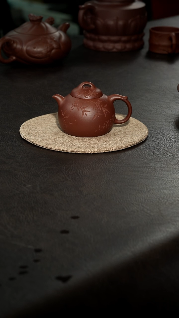 茶壶紫砂13底槽清竹叶刻绘高石瓢170cc