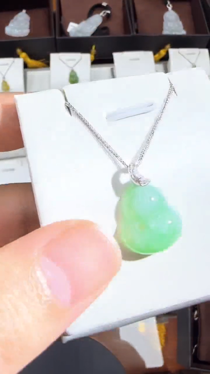 【闪购商品】翡翠挂件18K金镶嵌A货翡翠多样性孤品