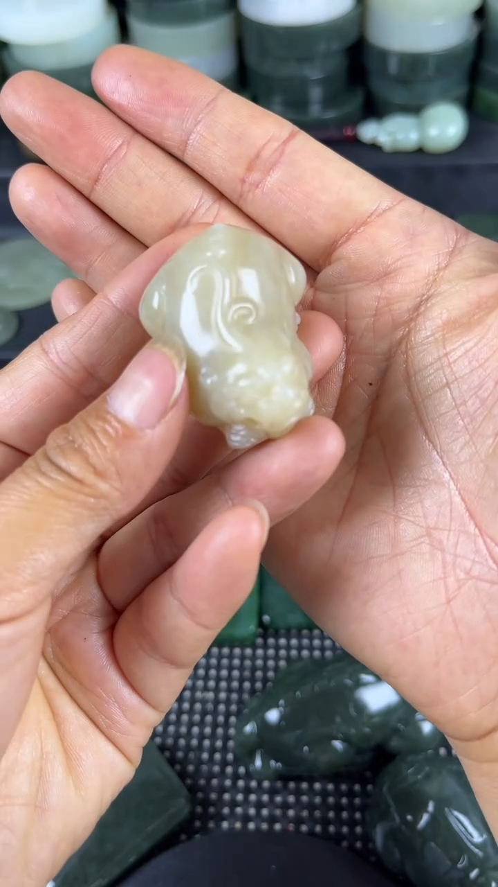 和田玉未镶嵌珠宝半成品貔貅